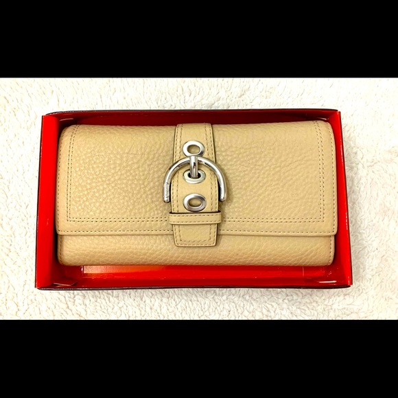 Coach Accessories - Gorgeous Coach Wallet